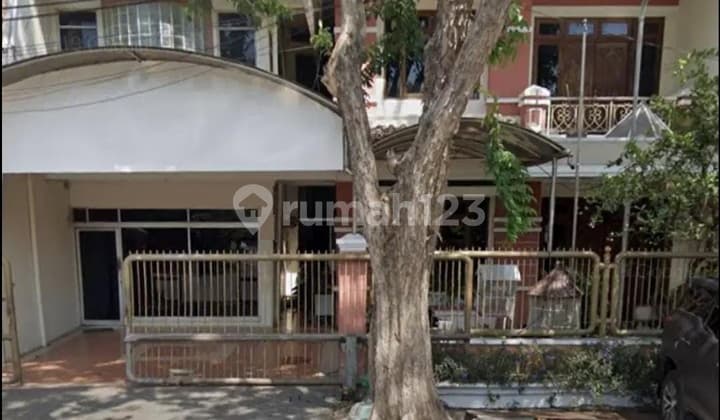 Rumah strategis dipinggir jalan raya di Residen Sudirman