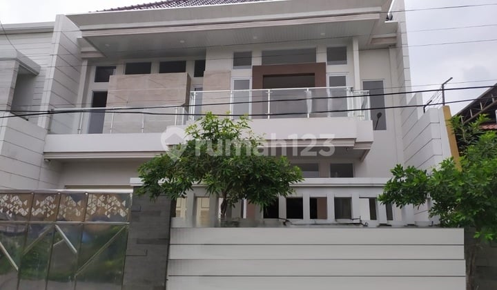 Rumah New Minimalis di Dharmahusada Indah Dekat Raya Rumah New Minimalis di Dharmahusada Indah Dekat Raya
