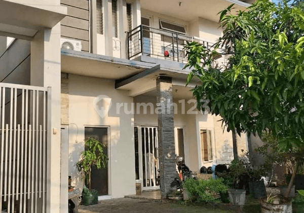 Rumah di Graha Santoso 2 Lantai Bagus Dekat Fasum