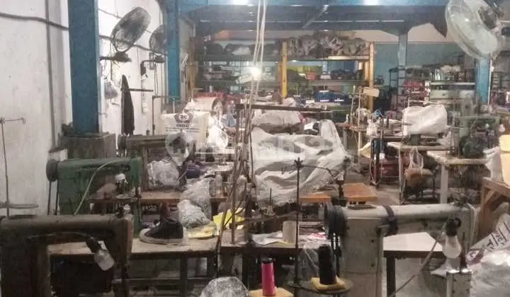 Shoe factory building for sale in Sidoarjo.