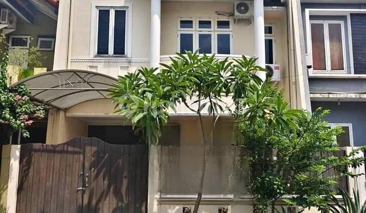 Rumah nyaman terawat 2 lantai di Graha Indah gayungsari dekat Ahmad Yani