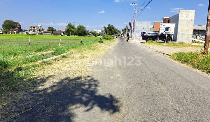 5 Minutes Lorin Hotel, Tanah Colomadu Mangku Asphalt Road