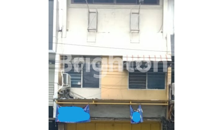 TENGAH KOTA DEPAN PASAR PUSAT DAGANG TENGAH KOTA DEPAN PASAR PUSAT DAGANG