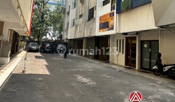 Turun Harga Ruko Cikini, Bangunan 4 Lantai, Harga di Bawah Njop