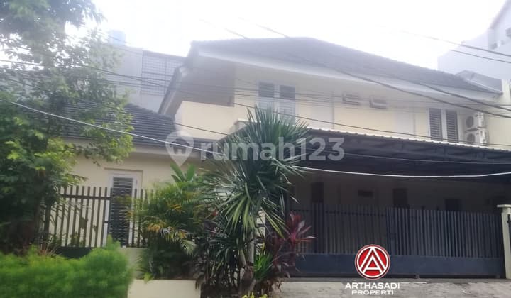 RUMAH 2 LANTAI DI DALAM KOMPLEK LOKASI HOOK