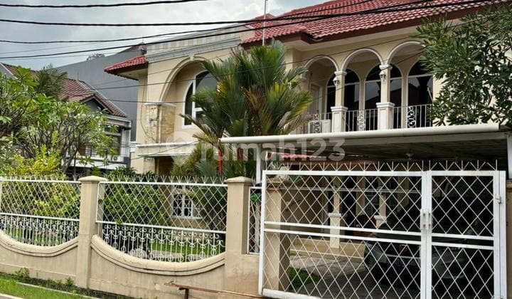 Rumah Cantik 2 Lantai Full Furnish Siap Huni Kedoya, Jakarta Barat
