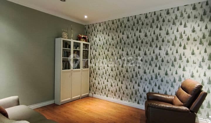 Mega Kebon Jeruk House 160m2 Ready to Occupy, Quick Sale!! Good