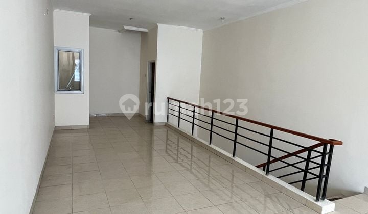 Dijual: Ruko 3 Lantai Ruko Tematik Paramount Gading Serpong Ruko siap pakai, bagus, bersih LT: 67.50 LB: 202.50 KM: 2 Harga: 2,5M Turun Menjadi 2,3M