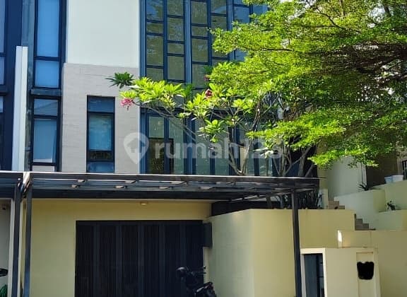 Rumah Mewah 3 Lantai Cluster Lancewood NavaPark BSD City LT 220 LB 285 KT 4+1 KT 4+1 Harga 9,5M