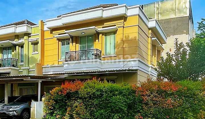 Nice 2-Story House in MAXWELL Cluster, Gading Serpong, Land Area 223.07, Building Area 193, 4+1 Bedrooms, 3+1 Bathrooms, Facing East. Super beautiful location, wide road, 4400 watt electricity, PPJB ready for AJB on hand. Price 3.9B.