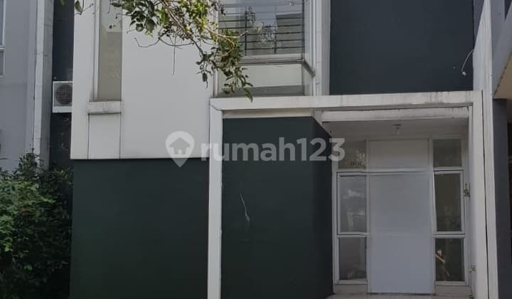 Rumah di Eastern Cosmo, The Icon, BSD City 2 lantai LT 119 m² (7 x 17) LB 79 m² (2 lantai) KT 3 + 1 KM 2 + 1 Hadap Utara PPJB siap AJB Harga 2,3 M nego