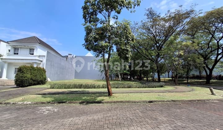 Ready-to-Build Excellent Plot, Prime Location in the Prestigious De Maja Area, De Park Cluster, BSD City. Northeast and Northwest Facing. Land Area 513 m², Dimensions 20.5 x 25. PPJB Deed Ready for AJB. Price 19.5 Million.