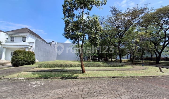 Ready-to-Build Excellent Plot, Prime Location in the Prestigious De Maja Area, De Park Cluster, BSD City. Northeast and Northwest Facing. Land Area 513 m², Dimensions 20.5 x 25. PPJB Deed Ready for AJB. Price 19.5 Million.