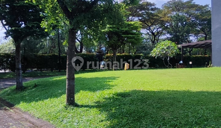 Dijual Kavling Hook Siap Bangun Cluster Illustria The Eminent BSD City Depan Hadap Utara Tidak ada Rumah, samping Hadap Barat Tidak ada Rumah Lokasi Bagus Seberang Quantis Club House Luas Tanah 333 m2 Harga 14,5 jt/m2 Nego