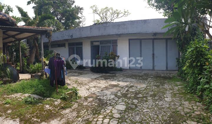 House on Jl. Sukawarna Bandung