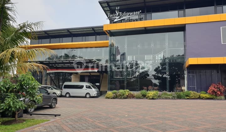 Gedung Mewah di Cibeureum