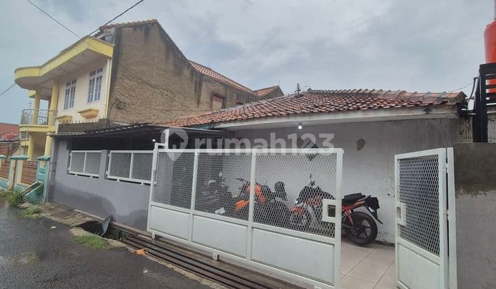 House in Pharmindo Complex, Cijerah Bandung, Suitable for Business, Freehold Title.