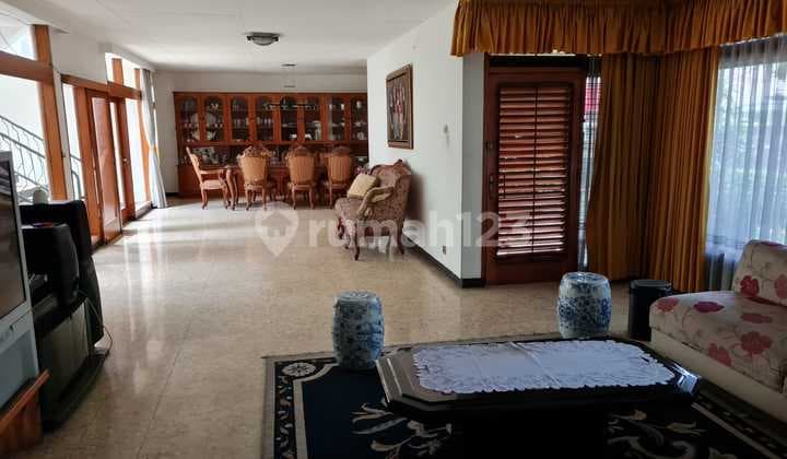 House Suitable for Business in Dago Wing