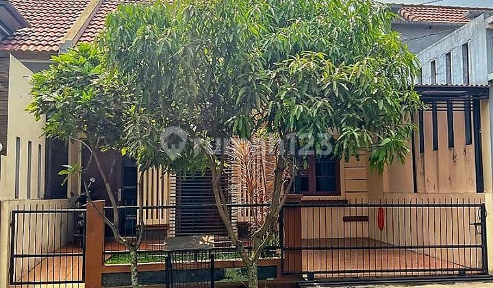 House with a Spacious Yard in Mas City, Cimahi