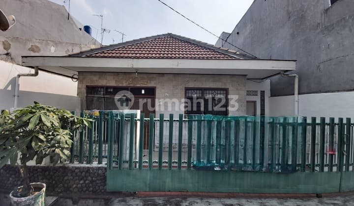 House in Sangihe, Central Jakarta