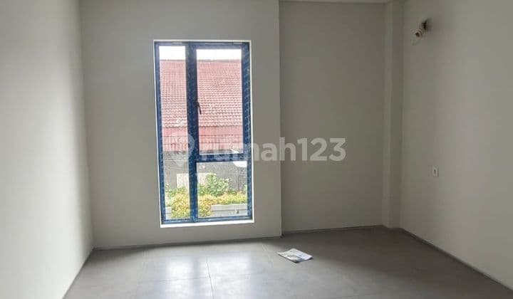 Rumah Baru 2.5 Lantai Di Duri Kepa, Jakarta Barat, Dekat Tanjung Duren Dan Taman Ratu