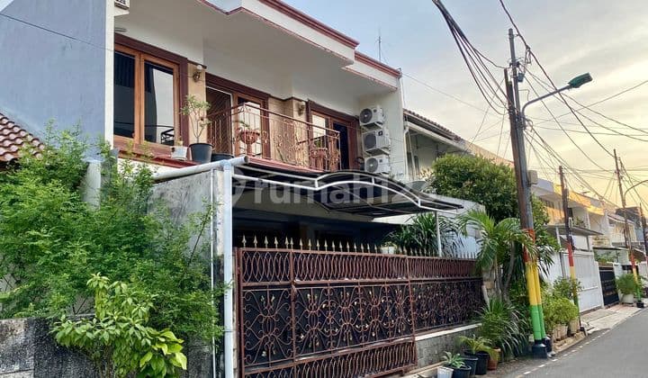 2-Story House in Tomang, West Jakarta, Quiet and Comfortable Neighborhood, Flood-Free, Strategic Location, Close to Campus, School, Mall, Negotiable Until Deal