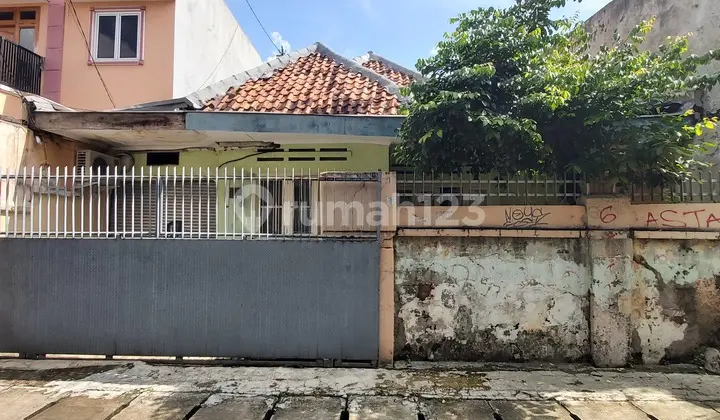 Rumah Lama Di Kampung Bali, Tanah Abang, Jakarta Pusat, Lokasi Strategis Dekat Pusat Perbelanjaan Tanah Abang, Cocok Untuk Tinggal Bangun Kos2an