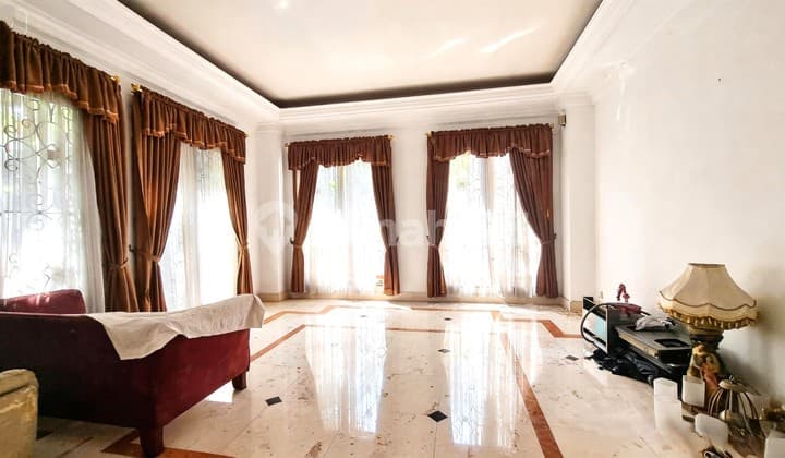 Lxmmt 0183 Extremely Luxurious, Classic Luxury House with Swimming Pool for Sale in Kuningan Area, South Jakarta