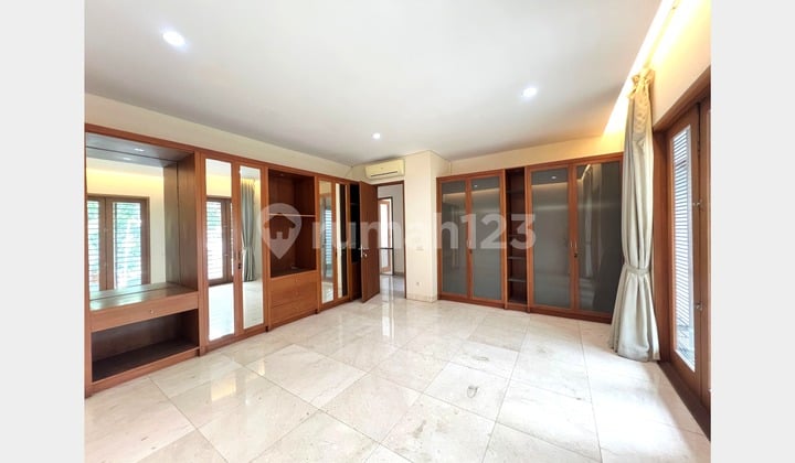 Lxmmt 0189 For Rent: Nice House Ready to Live In with Swimming Pool Area, Menteng, Central Jakarta