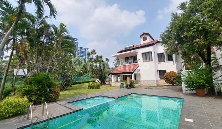 Lxmmt 0013 Rumah Klasik Dengan Kolam Renang Area Pondok Indah