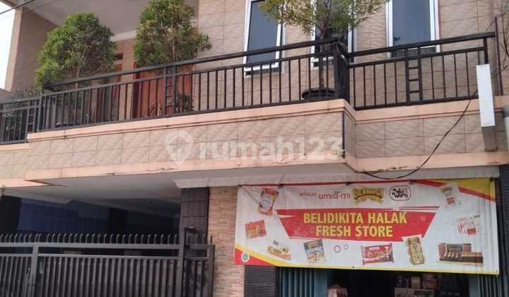 Di jual rumah 2,5 lt semi furnish di Villa Taman Bandara