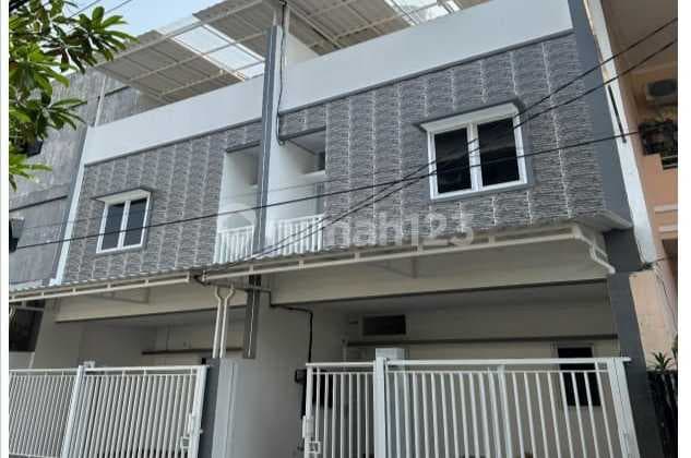 Di jual Rumah kost 10 kmr, full furnish, lokasi strategis