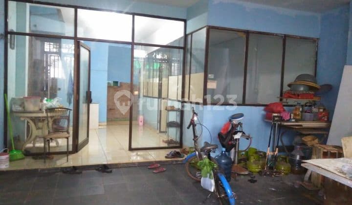 Di jual rumah 2 lt bisa buat tinggal/kantor/dagang hadap jln boulevard lokasi strategis daerah menceng