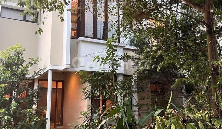 Di sewakan rumah bagus 2 lt di eminent bsd