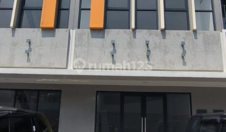 Disewakan/dijual Ruko Gandeng Di The Loop, Bsd City