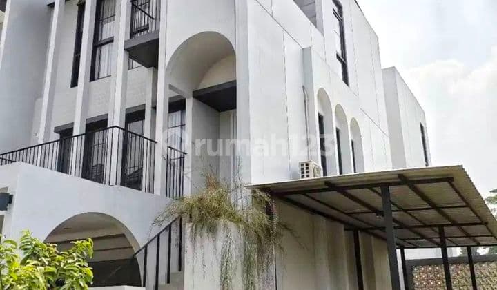 Di Sewakan Rumah Bagus 3 Lt Di Green Wich Bsd