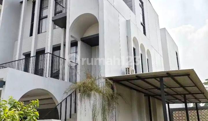 Di Sewakan Rumah Bagus 3 Lt Di Green Wich Bsd