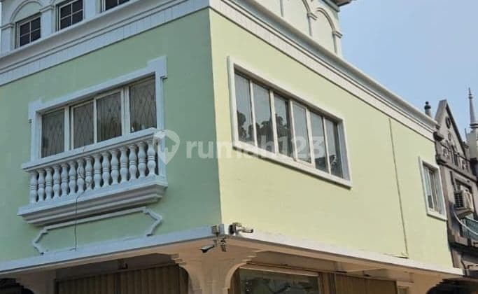 Disewakan Ruko 2,5 Lt Posisi Di Hook, Di Pasar Modern