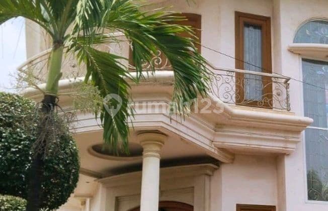 Di Jual Cepat Rumah Mewah 2.5 Lantai Di Taman Surya