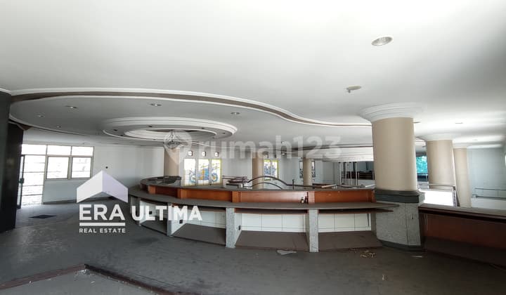 Gedung Cocok Untuk Showroom dan Usaha Lainnya di Sayap Moh. Toha