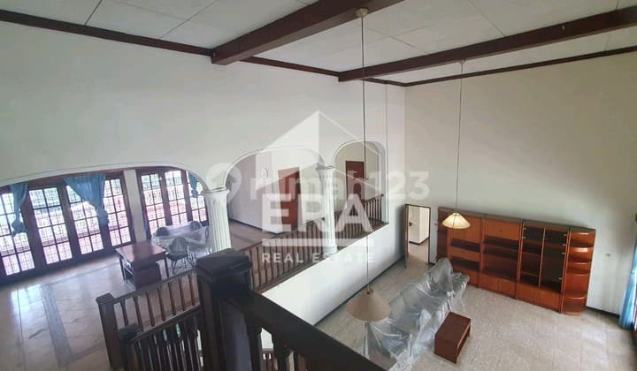 Rumah Luas Terawat Siap Huni di Setrasari, Bandung Utara