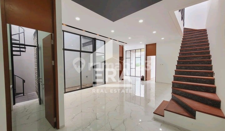 Rumah Baru Siap Huni Strategis di Setraduta Bandung Utara