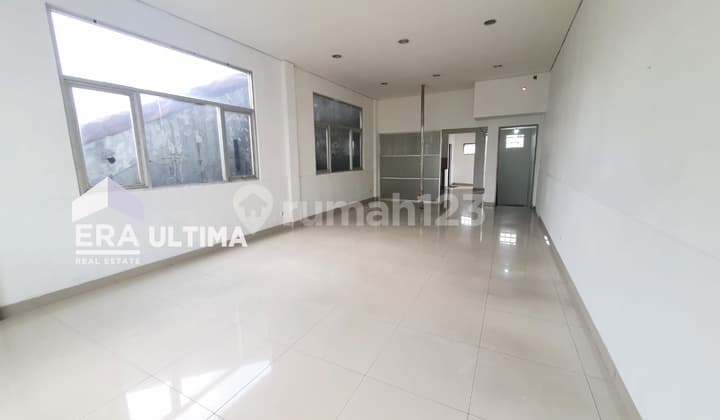 Ruko di Cihampelas, Bandung. Strategis, Jarang Ada.