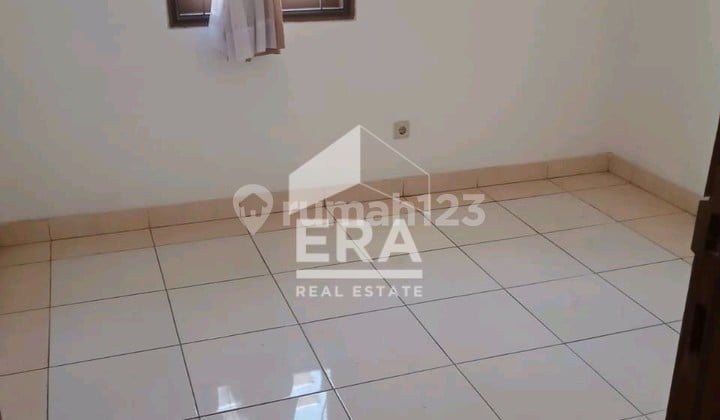 Rumah Luas Terawat di Komplek Batununggal, Bandung