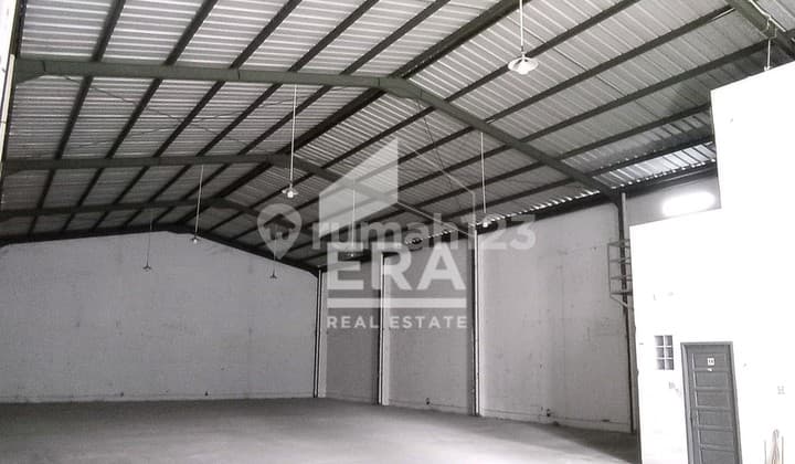 Strategic Ready-to-Use Warehouse for Rent on Peta Street, BKR, South Bandung, Bandung City.