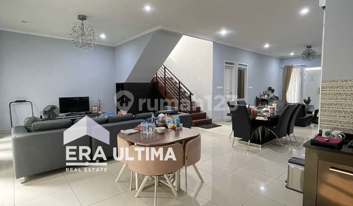 Rumah Bagus 2 Lantai di Komplek Batununggal