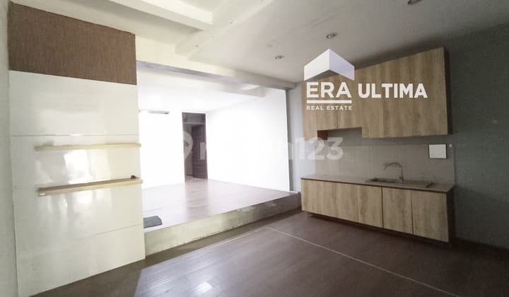 Strategic Minimalist Comfortable House on Terusan Sutami