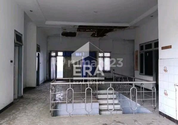Strategic Shop House Suitable for Business in Lengkong, Asia Africa Wing