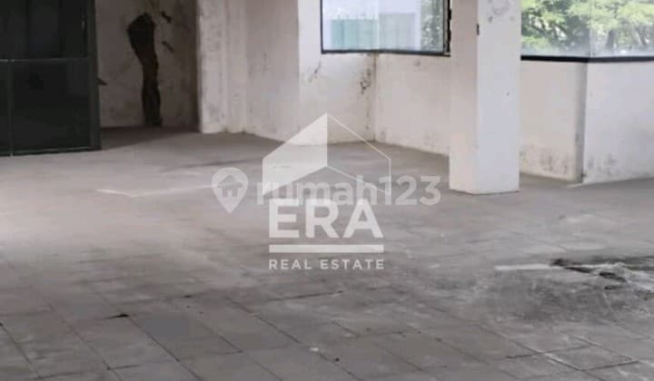 Rumah Terawat Cocok untuk Kantor dan Usaha di Laswi