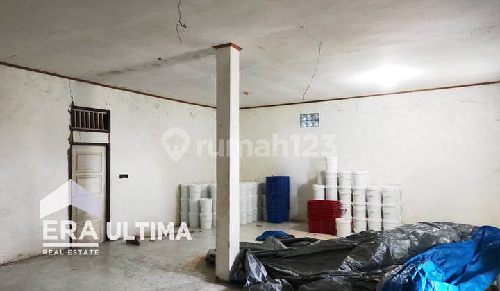 Gudang Terawat di Kota Babang Bacan Timur, Maluku Utara